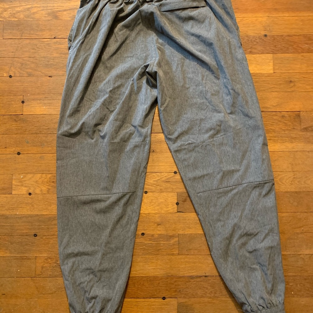 Virus warm up pants